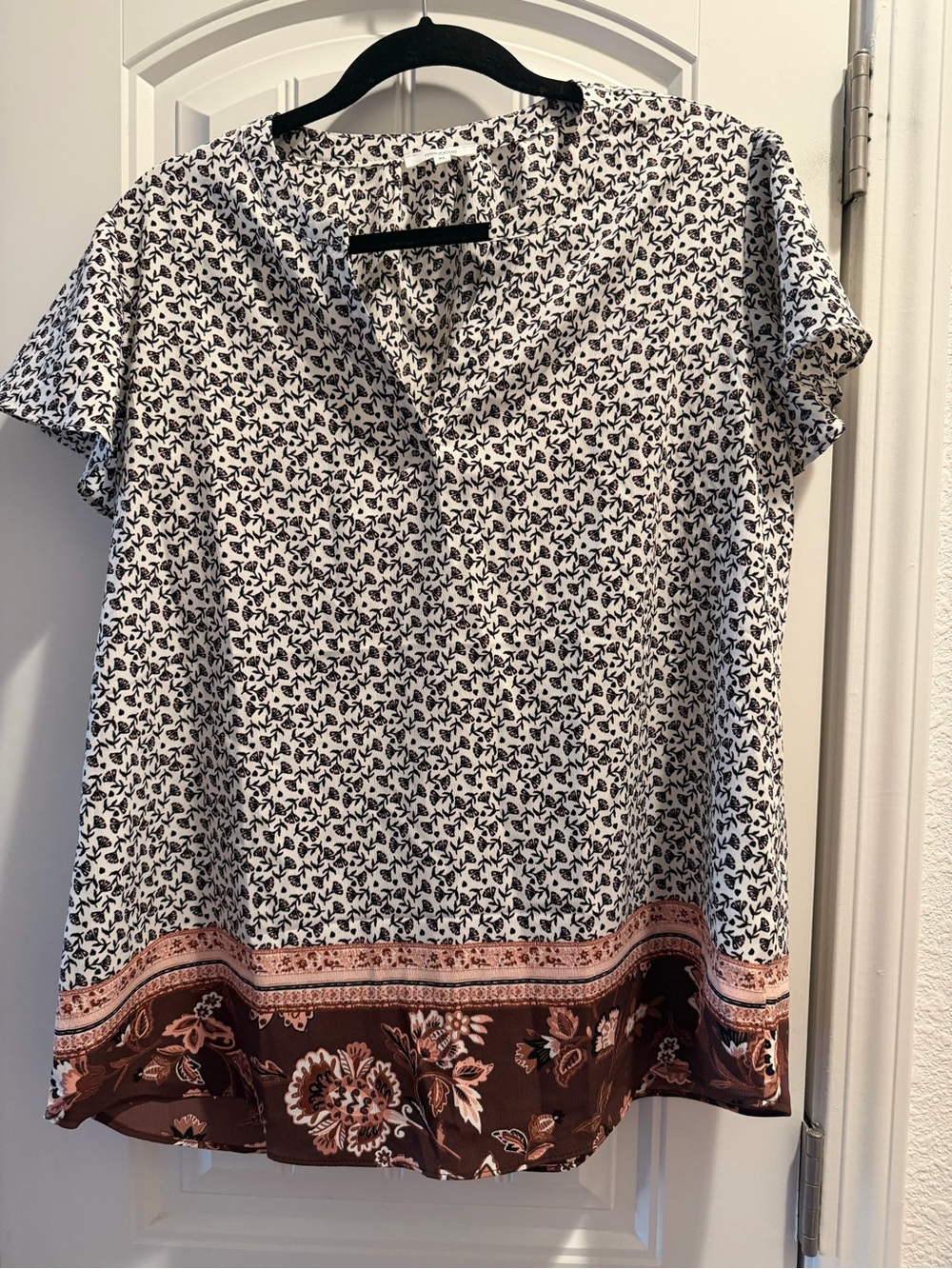 Maurices White and Brown Printed Short-Sleeve Border-Hem Blouse